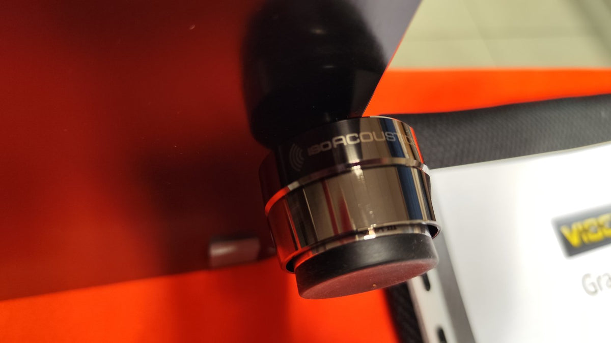 Vibex -Granada con piedini Isoacoustics Gai III