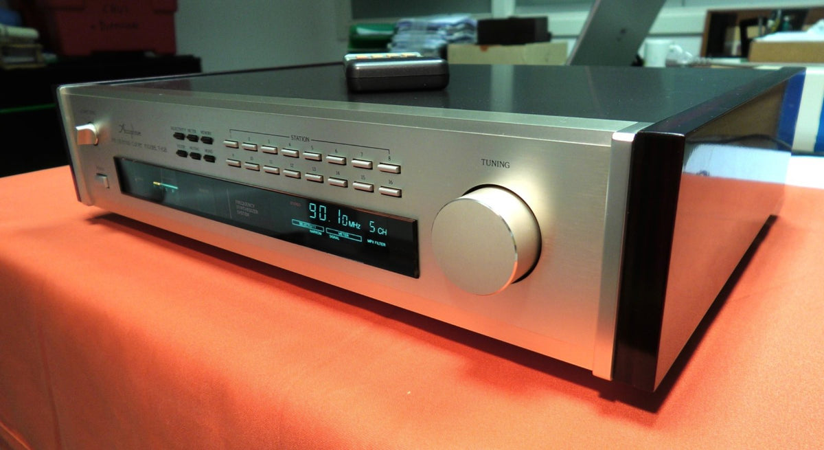 Accuphase - T108