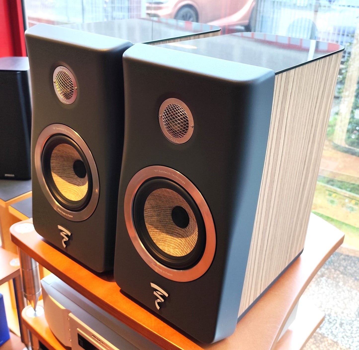 Focal Kanta 1 con stand Focal