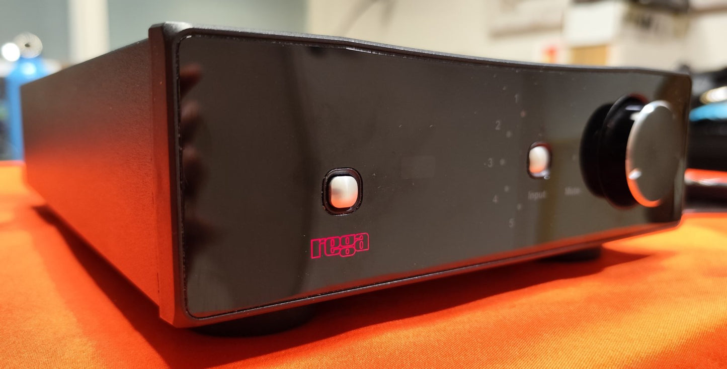 Rega Brio R