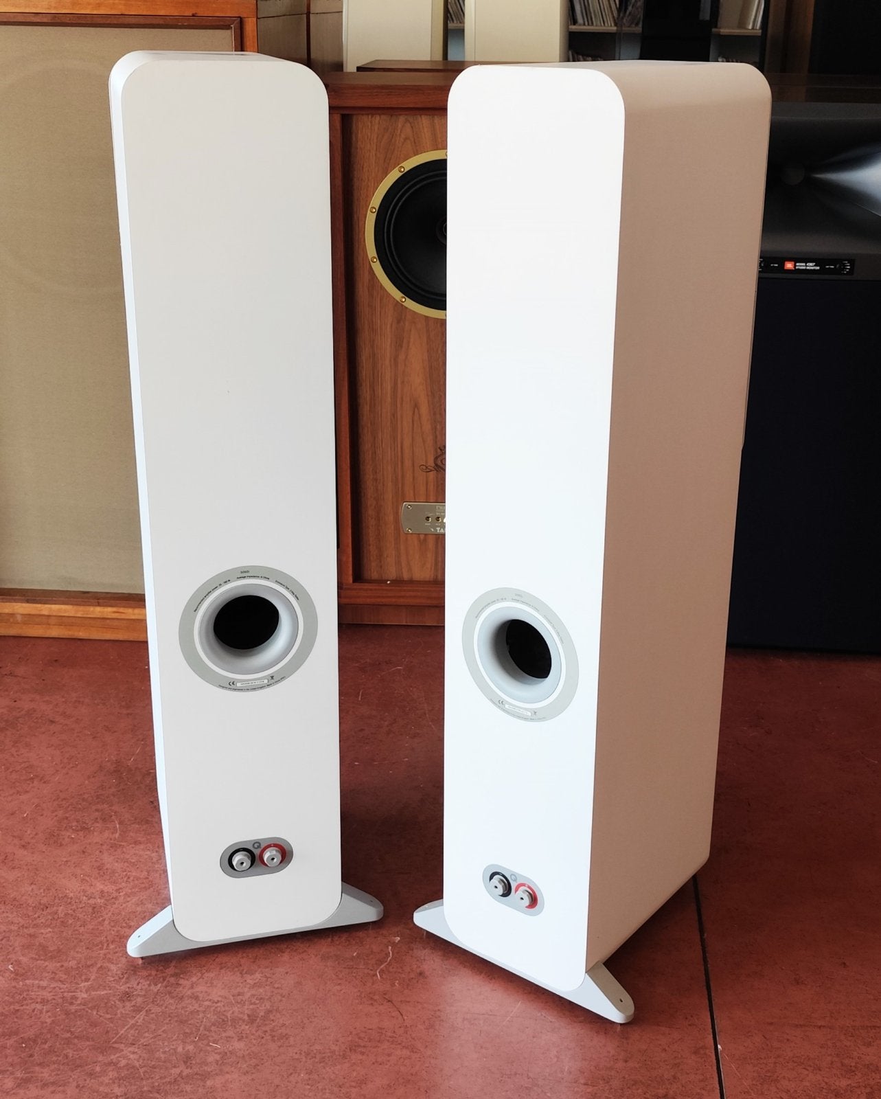 Q Acoustics Q3050 i
