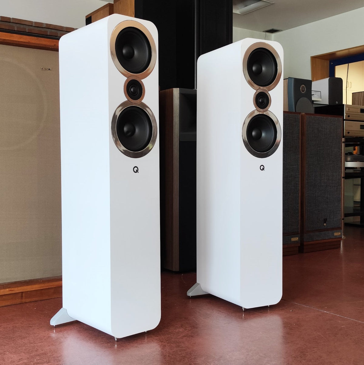 Q Acoustics Q3050 i