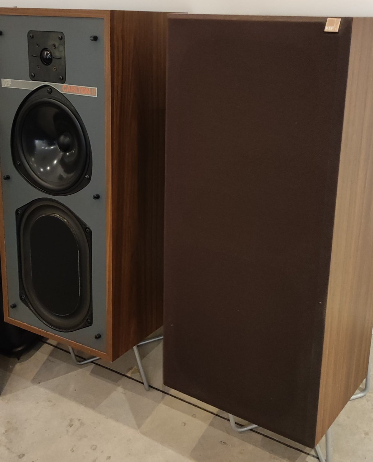 Kef Carlton II