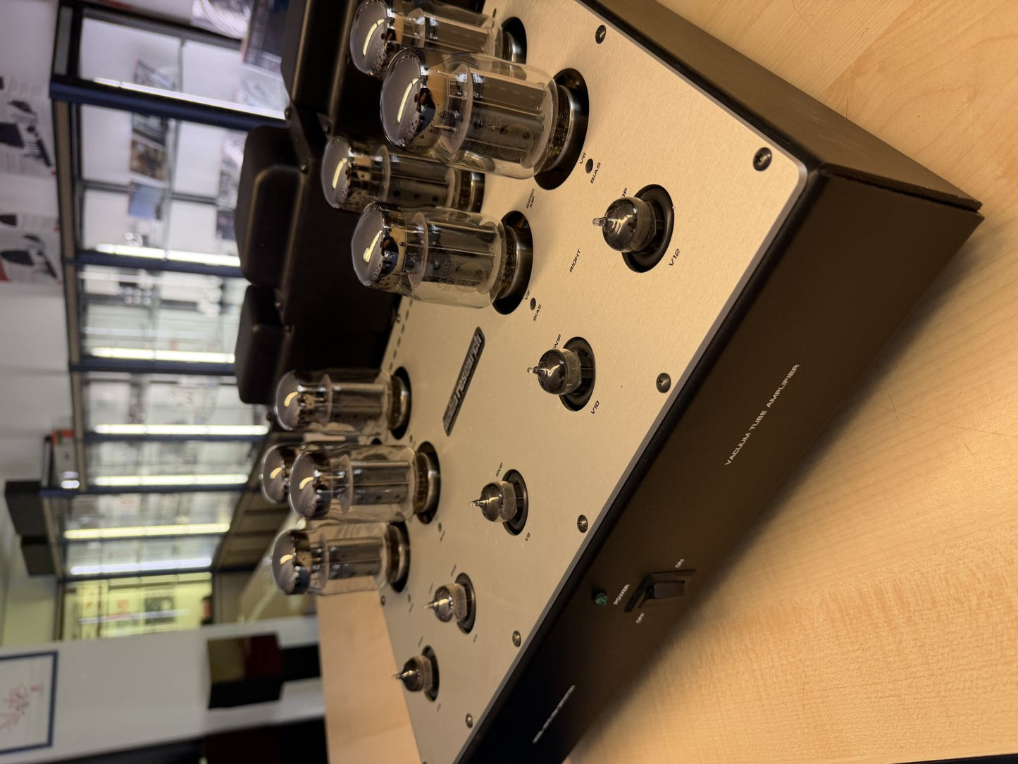 USATO: Amplificatore Audio Research VS110