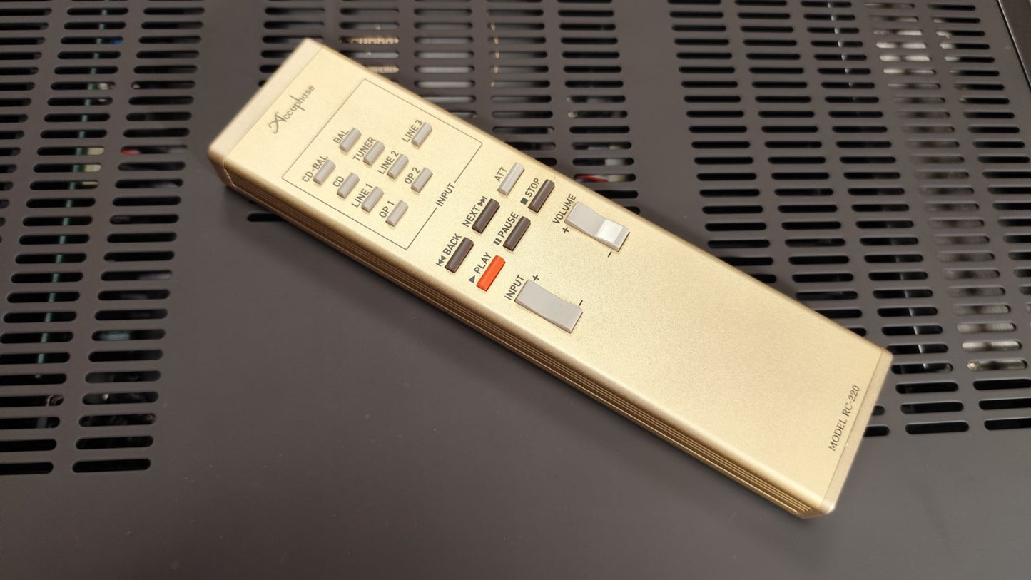 Accuphase E650 + phono AD50