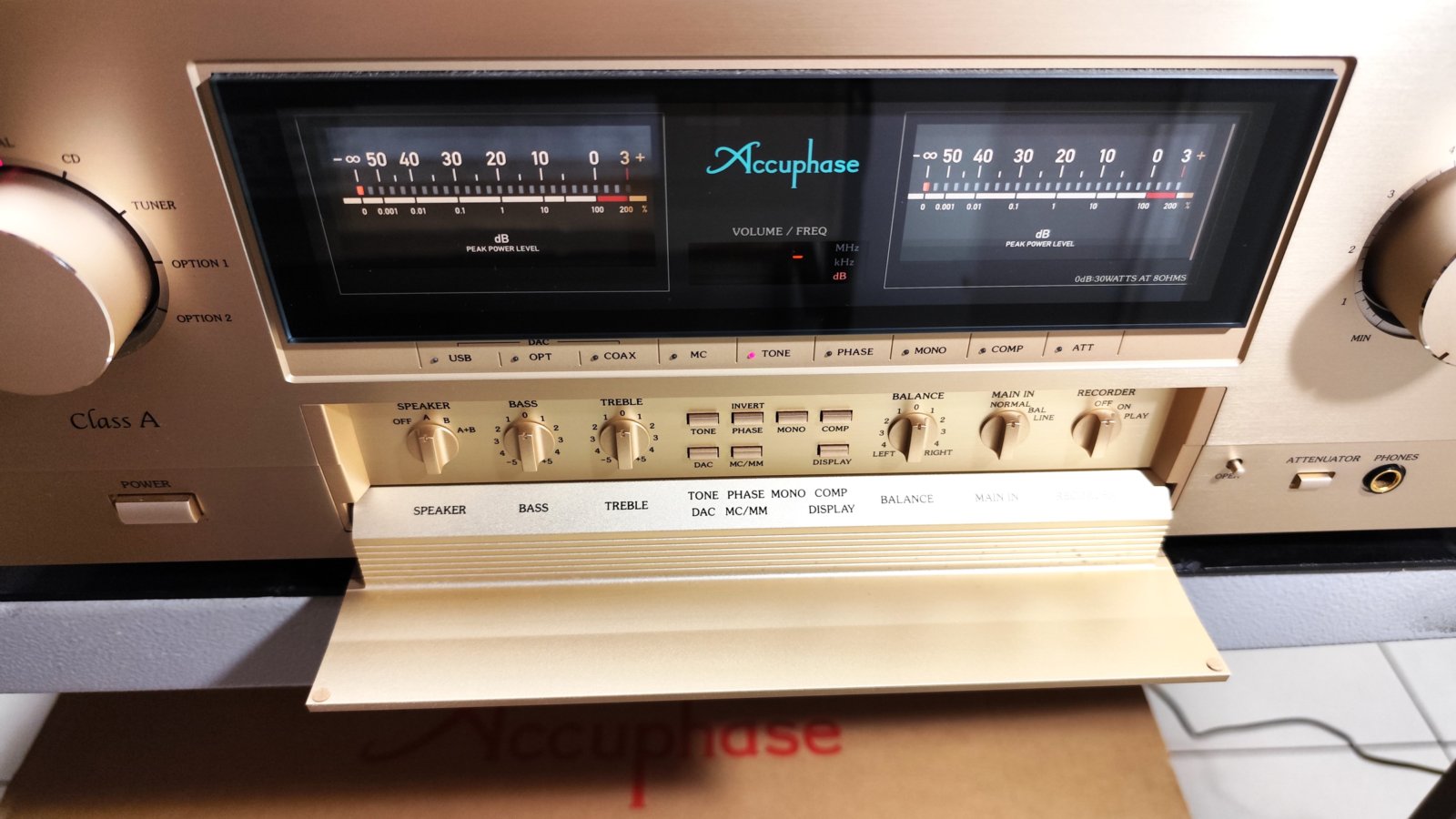 Accuphase E650 + phono AD50