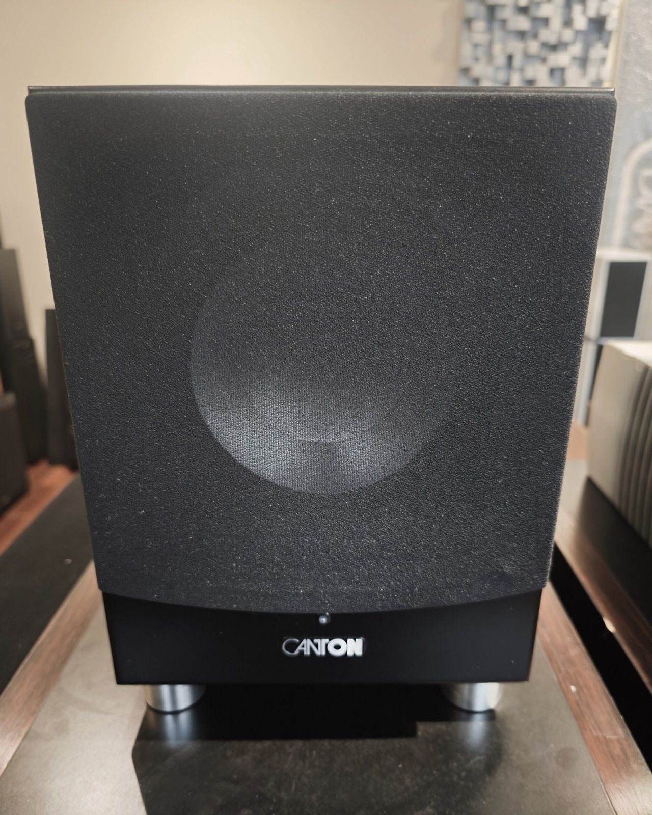 Canton 8.2 subwoofer
